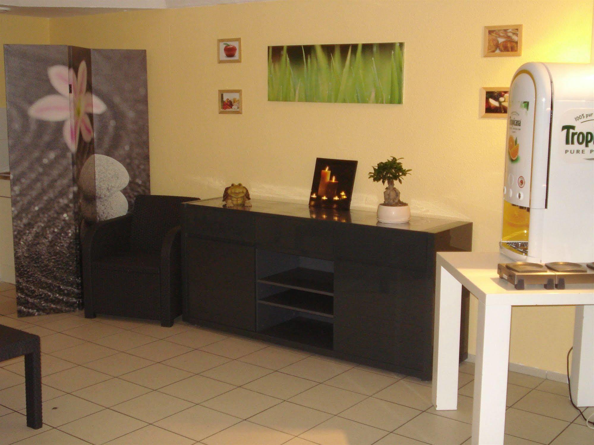 Fleurines Hotel Bagian luar foto